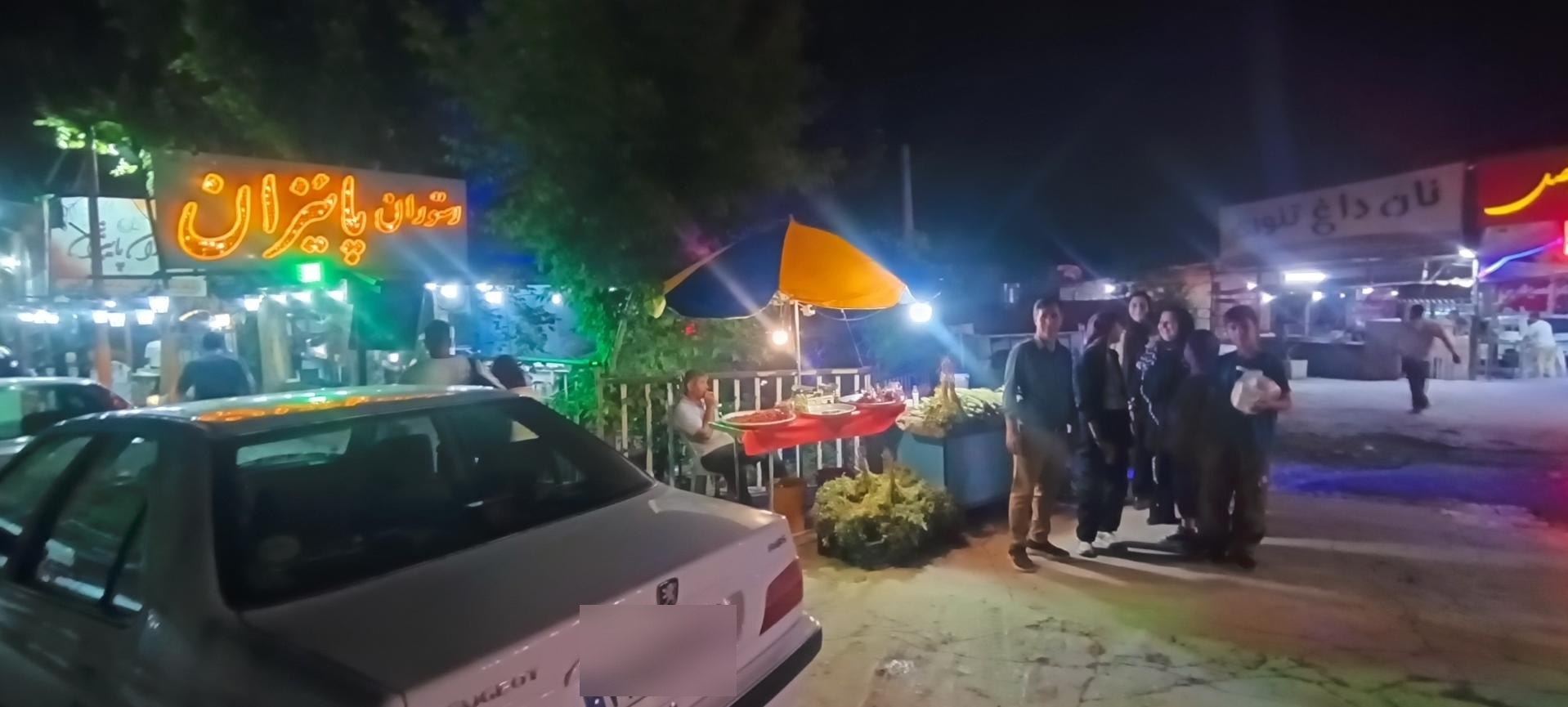 عکس باغ رستوران پاییزان ۲