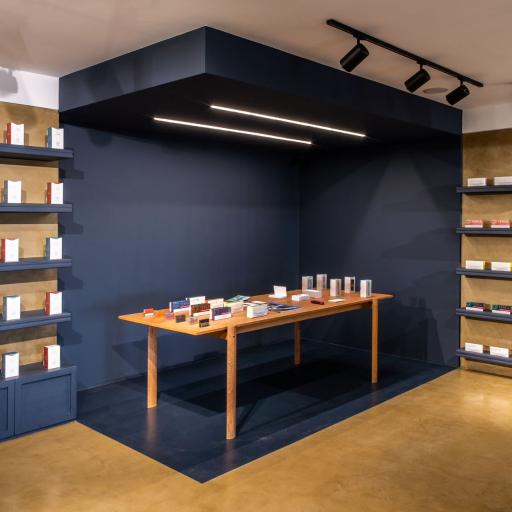 عکس کیوسک اسموک فروشگاه تخصصی IQOS