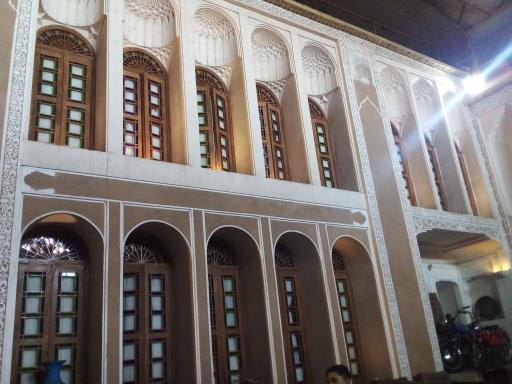 عکس رستوران والی یزد