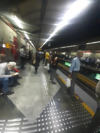 عکس ایستگاه مترو آیت‌الله طالقانی