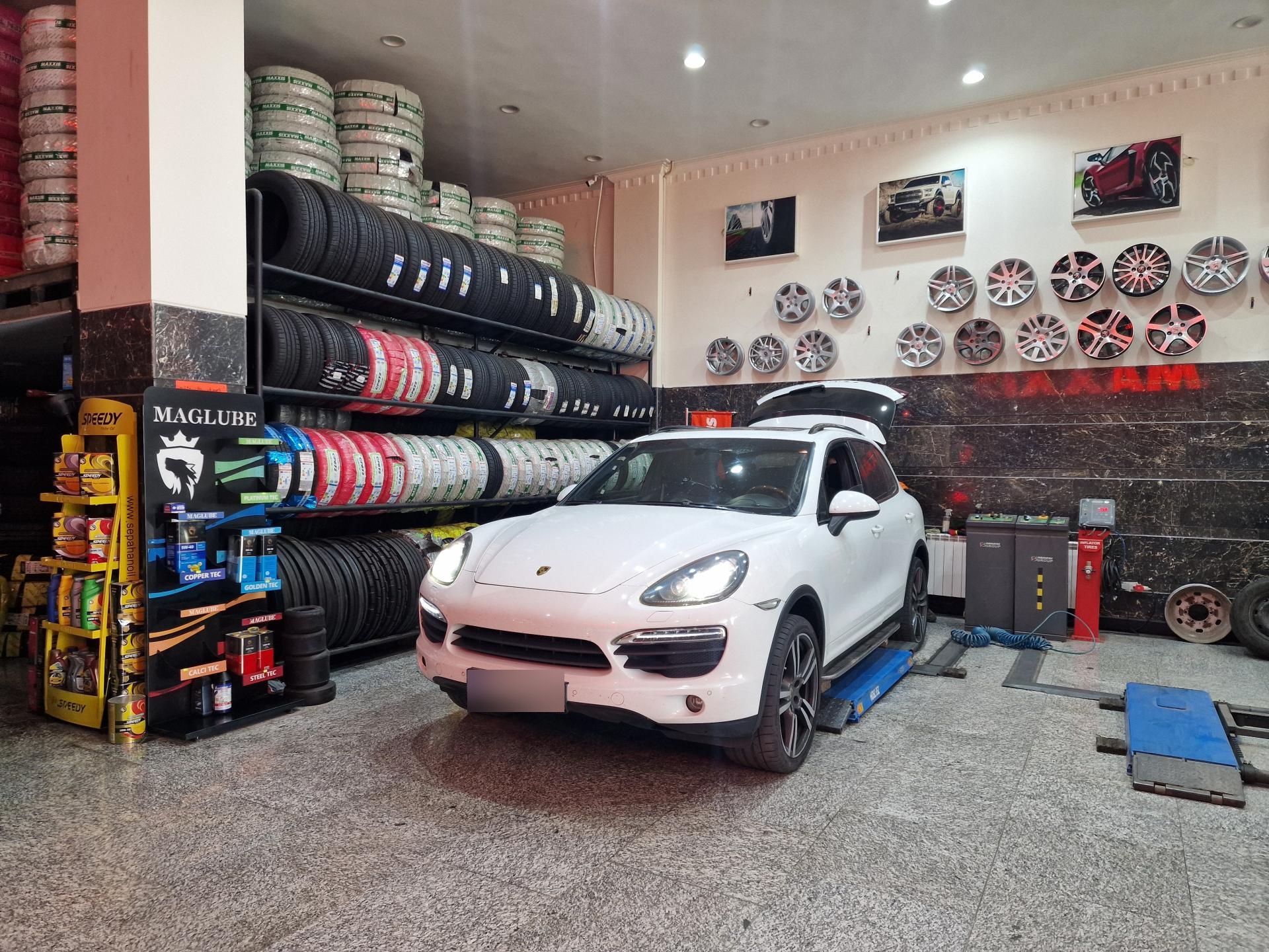 عکس فروشگاه جهان تایر