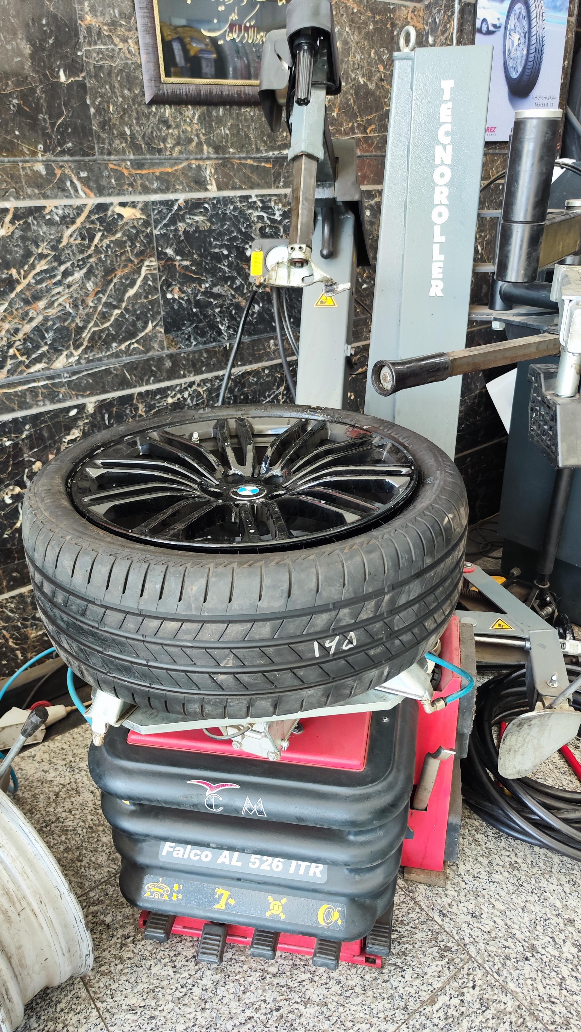 عکس فروشگاه جهان تایر