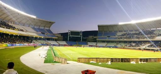 عکس ورزشگاه پارس