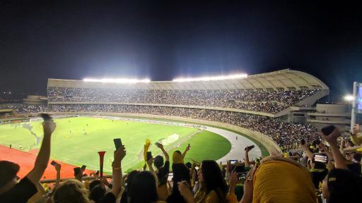 عکس ورزشگاه پارس