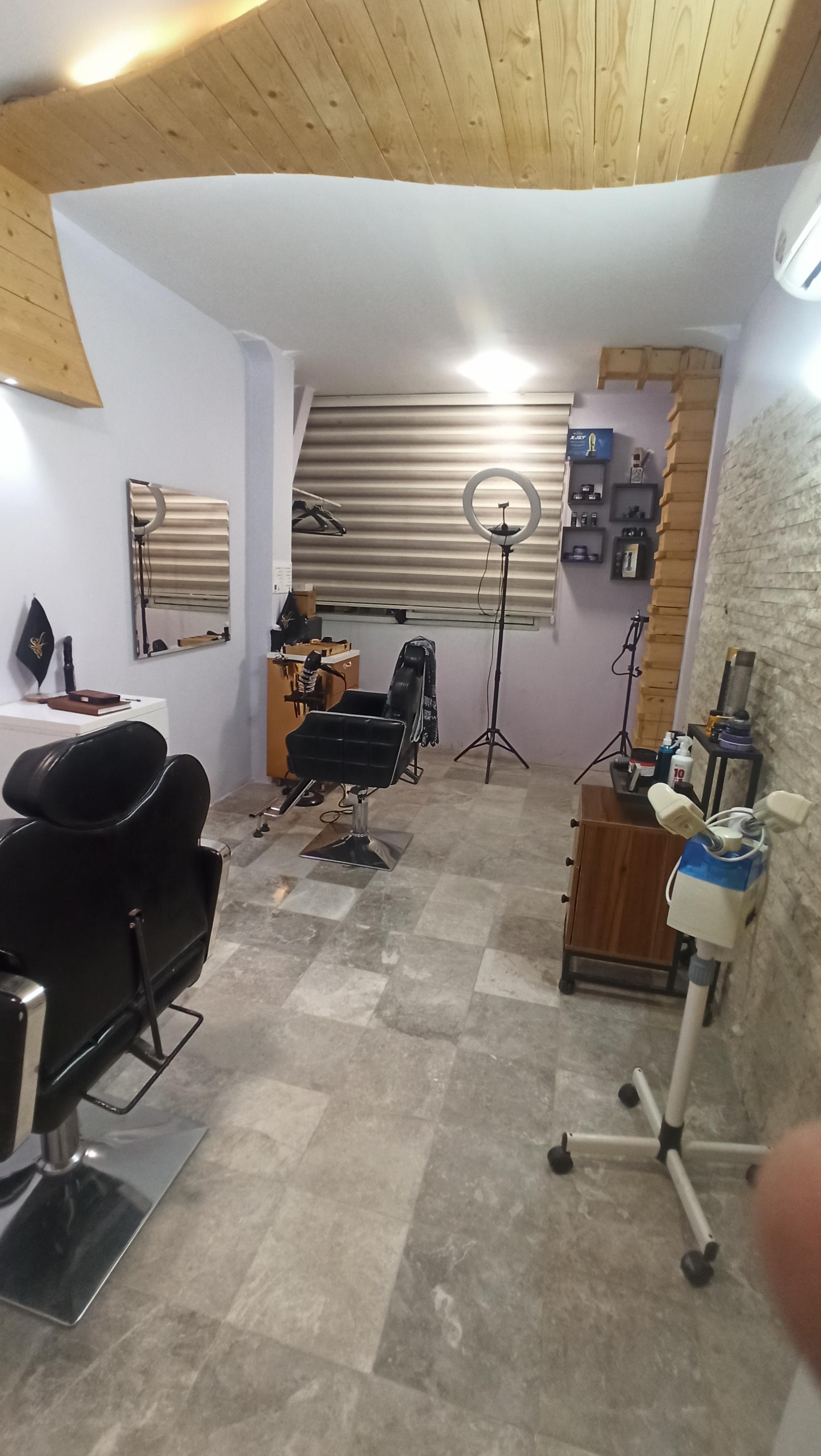 عکس سام طهرانی استایلیست و گریمور حرفه‌ای داماد 