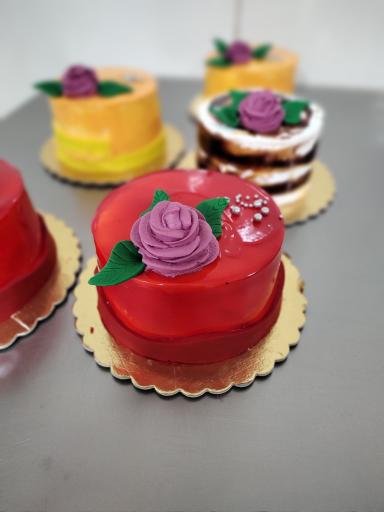 عکس کیک و شیرینی صادقی