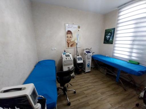 کلینیک تخصصی پارسیان رخ دکتر ولایتی