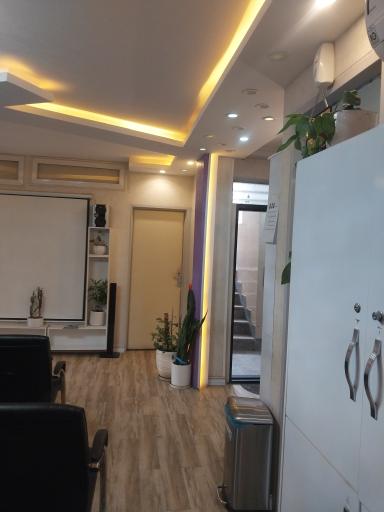 عکس کلینیک تخصصی پارسیان رخ دکتر ولایتی