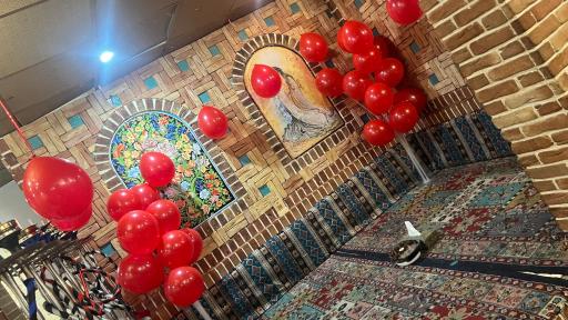 عکس رستوران سنتی شب نشین