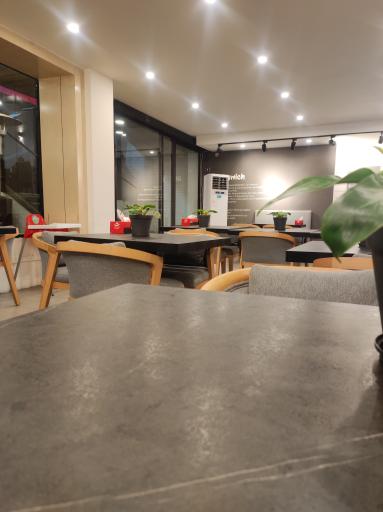 عکس عطاویچ شعبه سعادت آباد