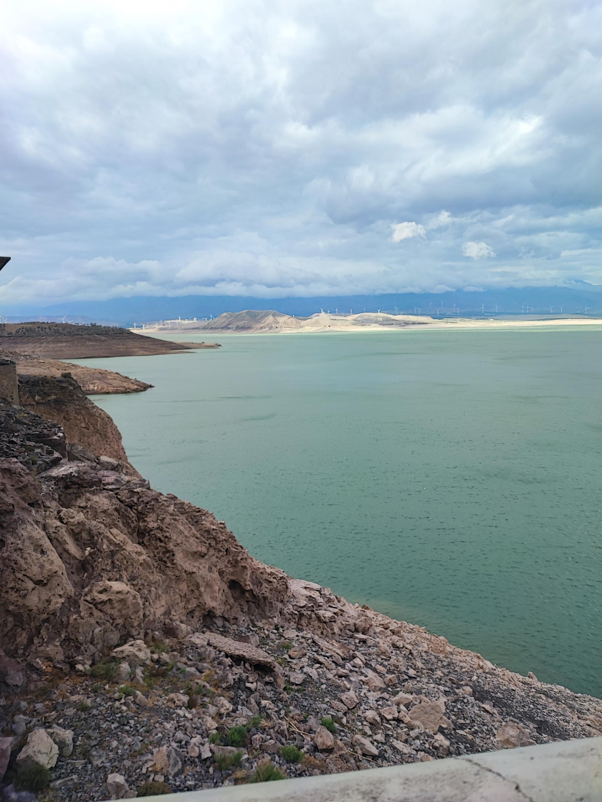 عکس دریاچه سد منجیل