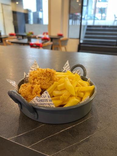 عکس عطاویچ شعبه سعادت آباد