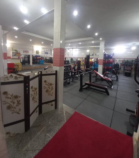 عکس باشگاه ورزشی بانوان پرند