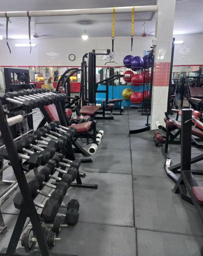 عکس باشگاه ورزشی بانوان پرند