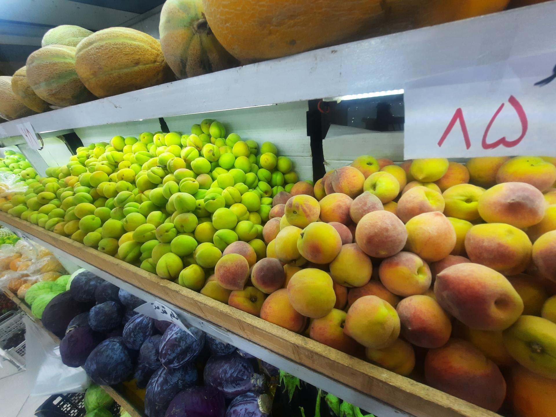 عکس میوه و محصولات محلی و ارگانیک خدایی