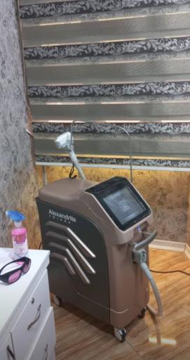 عکس کلینیک لیزر پوست و مو پرنیان