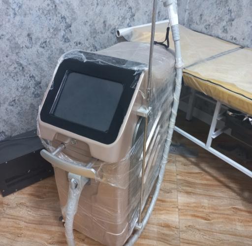 عکس کلینیک لیزر پوست و مو پرنیان