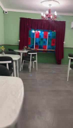 عکس کافه کتاب گلدون