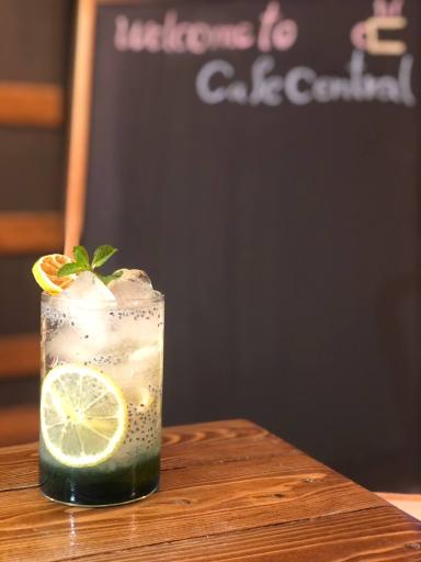 عکس کافه سنترال