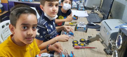 عکس مؤسسه رباتیک و زبان علم ایران ملایر