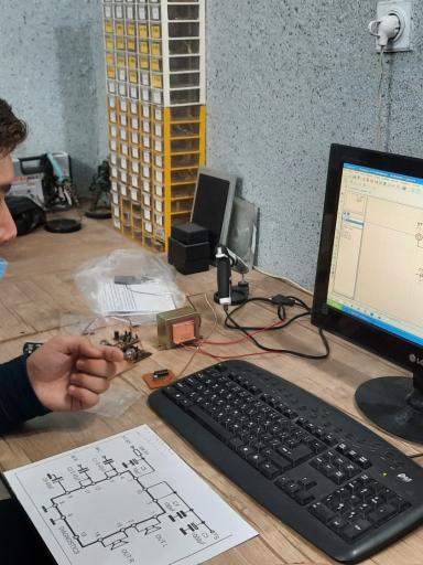 عکس مؤسسه رباتیک و زبان علم ایران ملایر