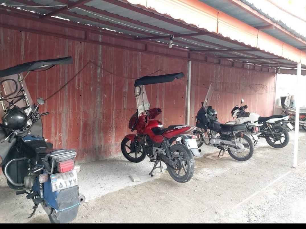 عکس پارکینگ اختصاصی موتورسیکلت دانشکده دندانپزشکی