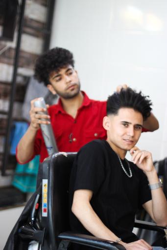 عکس آرایشگاه پویا