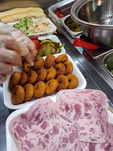 عکس فلافل خانواده