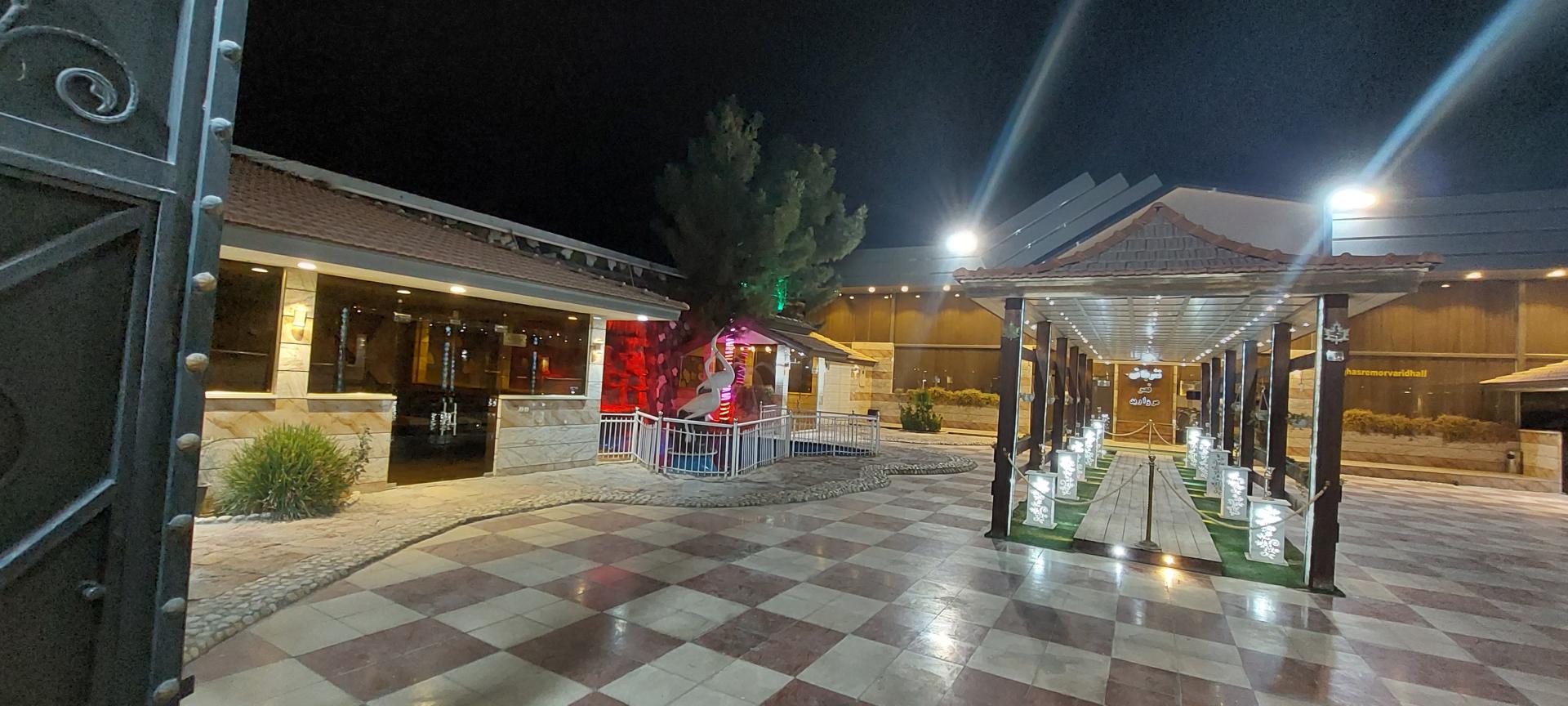 عکس باغ تالار قصر مروارید