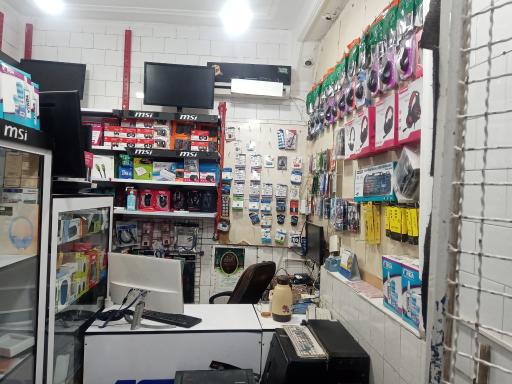 عکس دنیای کامپیوتر (رهدار)