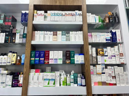 عکس داروخانه دکتر سنایی