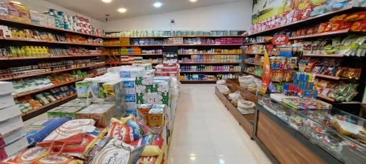 عکس کافه و هایپرمارکت شکارچی