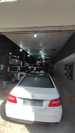 عکس تعمیرگاه و صافکاری اتوداکار