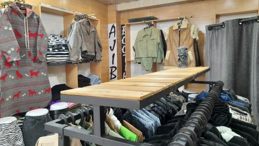 عکس فروشگاه پوشاک زنانه عجیب بوتیک