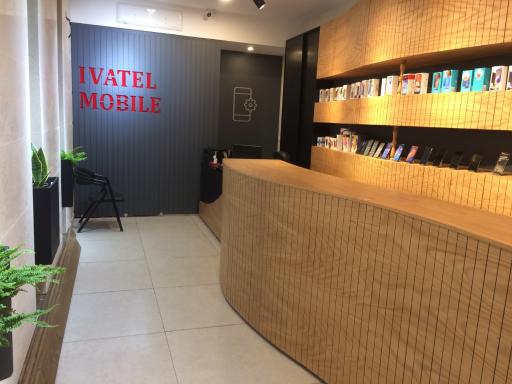 عکس فروشگاه و تعمیرات موبایل ایواتل