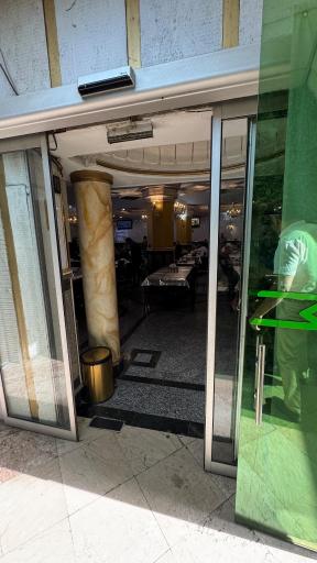 عکس رستوران پسران کریم 