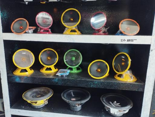 عکس سیستم صوتی اتومبیل سالخورده