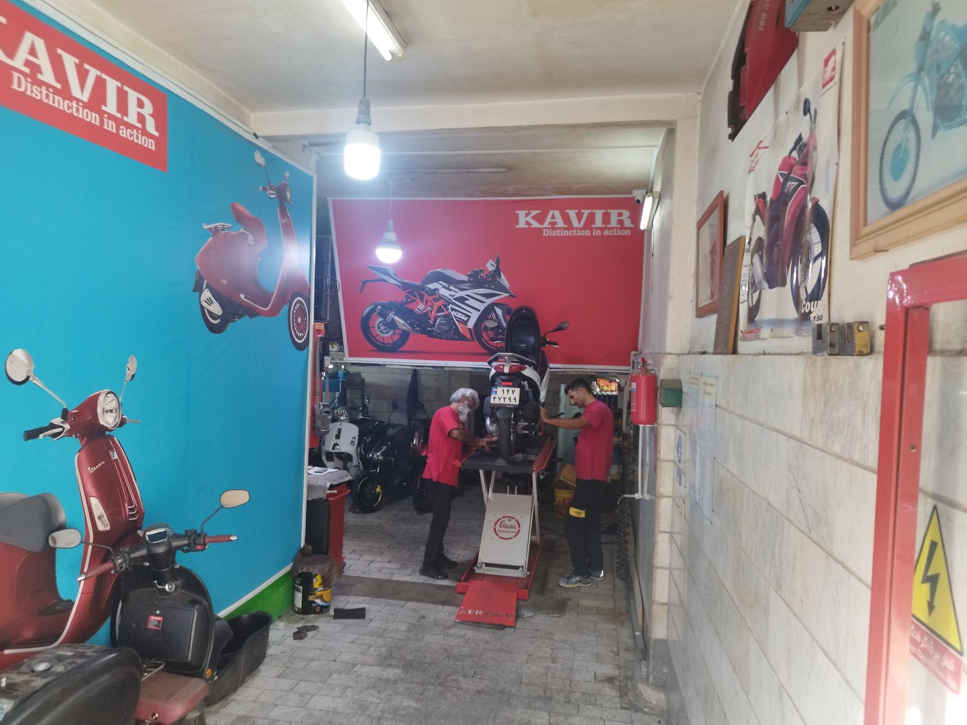 عکس تعمیرگاه یکتاز سیکلت کویر