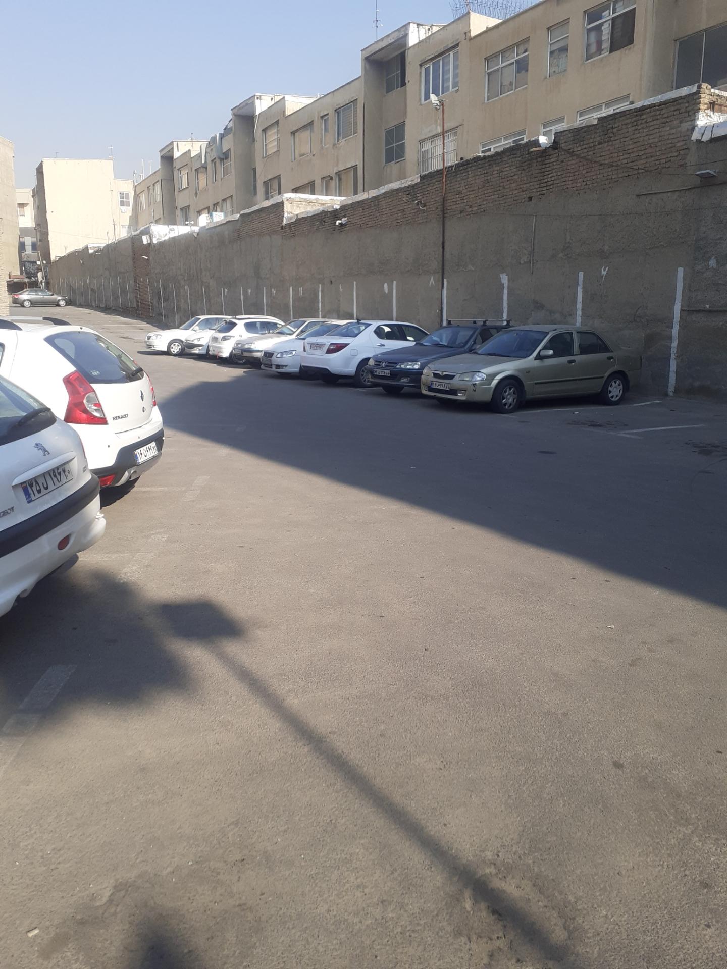 عکس پارکینگ شبانه روزی رضا 