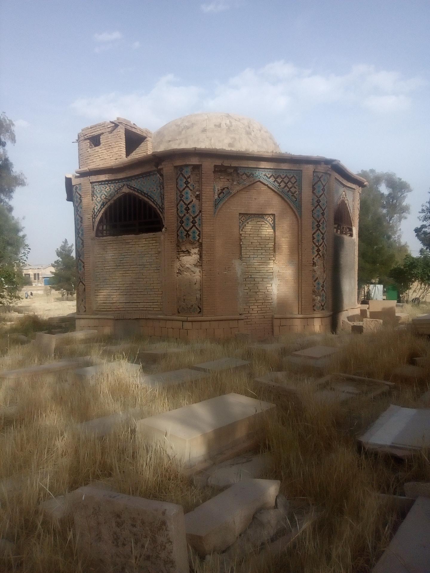 عکس آرامستان تاریخی دارالسلام
