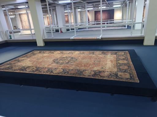 عکس موزه فرش ایران