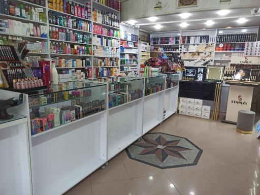 عکس فروشگاه لوازم آرایشی آنسه