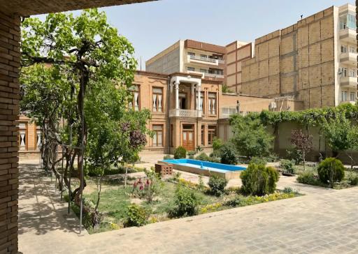 عکس خانه لاله ای