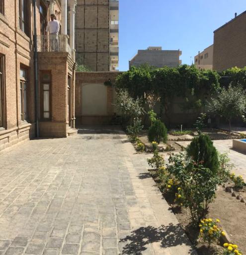 خانه لاله ای
