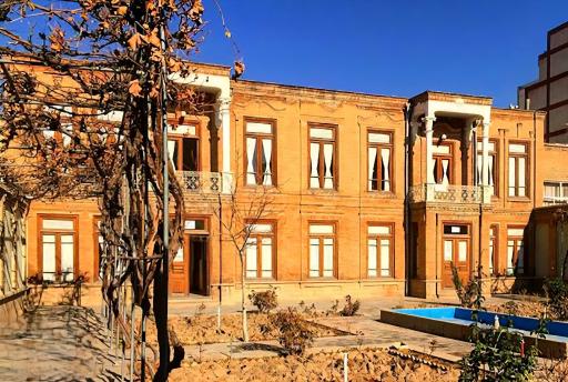 خانه لاله ای