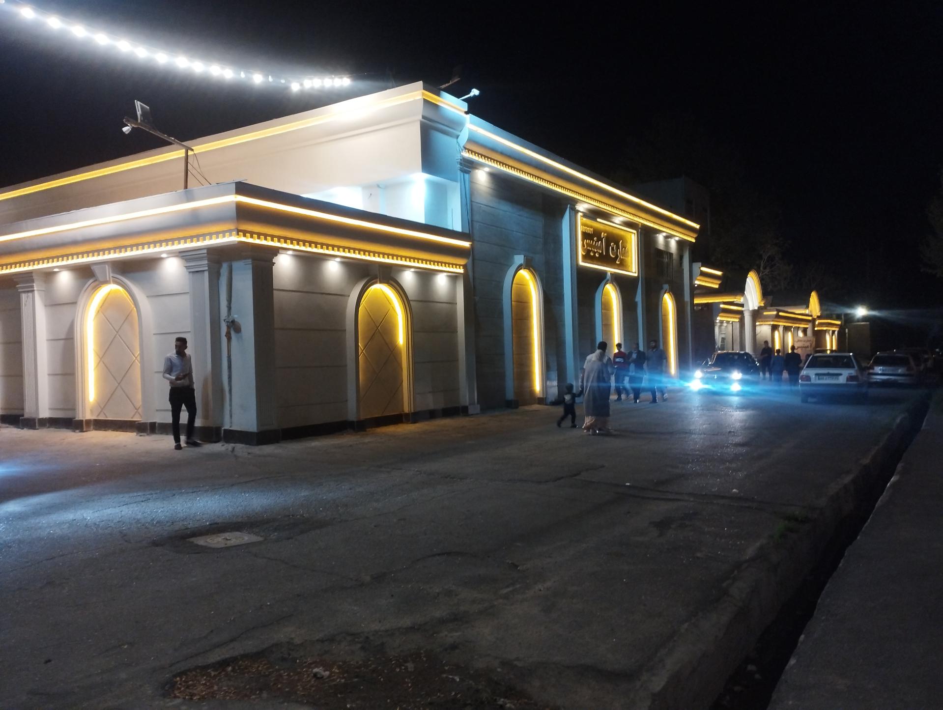 عکس باغ تالار آمیتیس