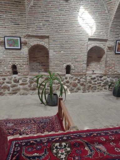 عکس رستوران قوامی (کاروانسرای قاجاری)