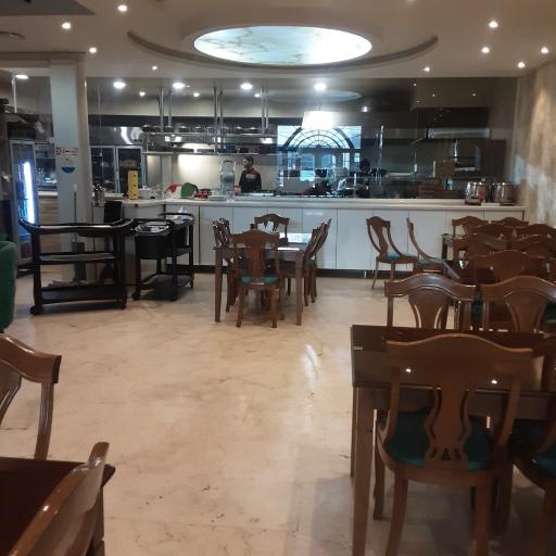 عکس کافه رستوران گیلانی آریامن