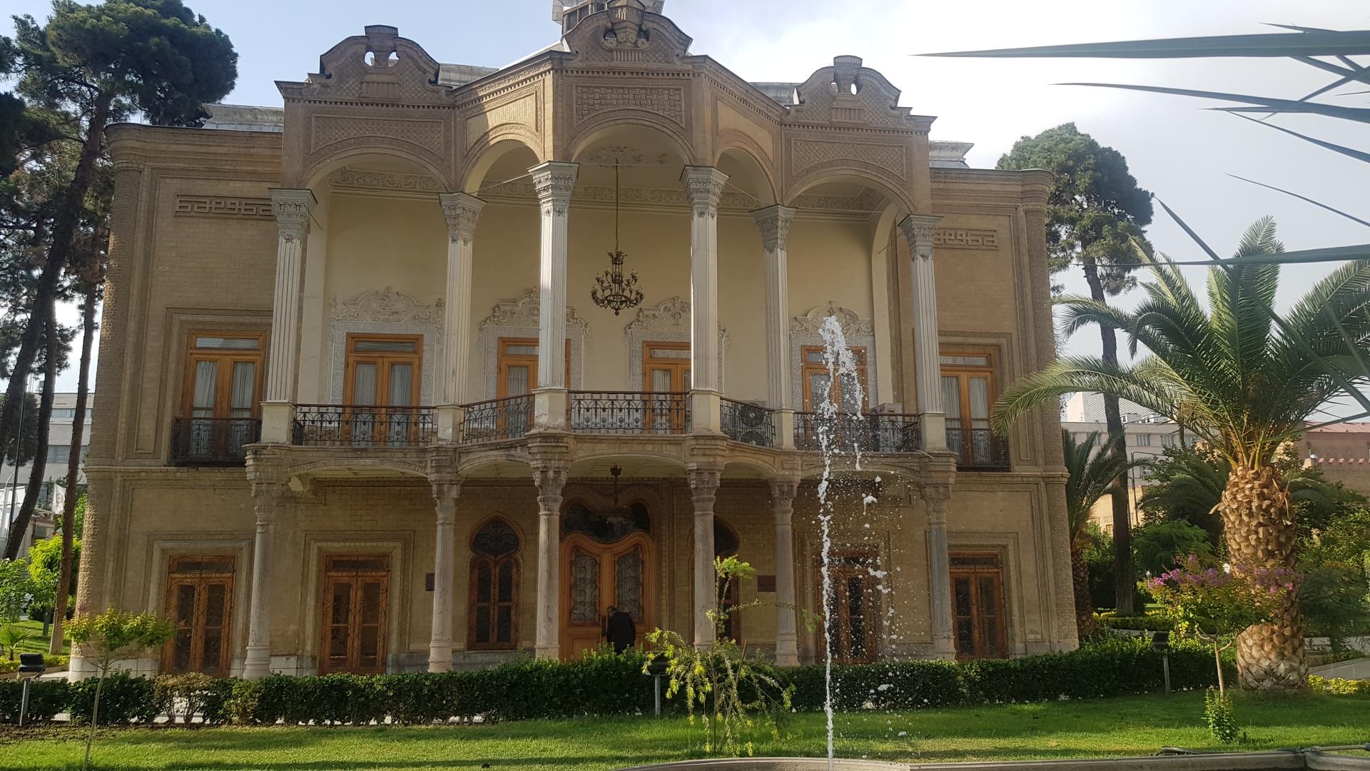 عکس عمارت باشگاه بانک ملی (سردار اسعد)