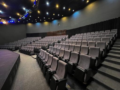 سالن آمفی تئاتر (مهین بانو) خیریه نمازی 